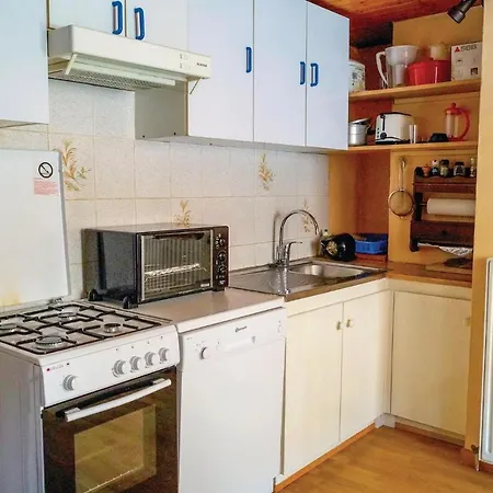 2 Bedroom Stunning In *